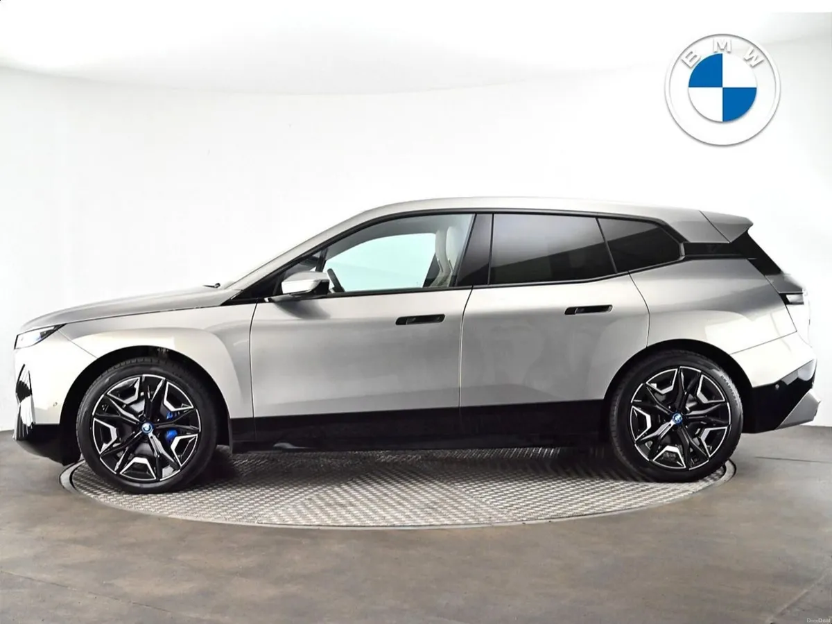 BMW iX xDrive40 M Sport Edition - Image 3