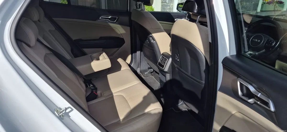 Kia Sportage 2022 - Image 2