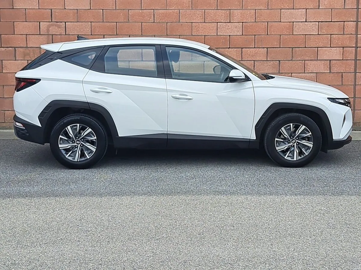 Hyundai Tucson Comfort Plus Model 1.6 Diesel with - Image 4