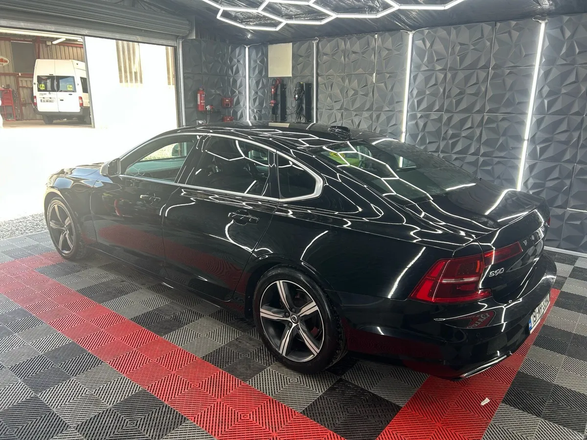 Car - Image 4