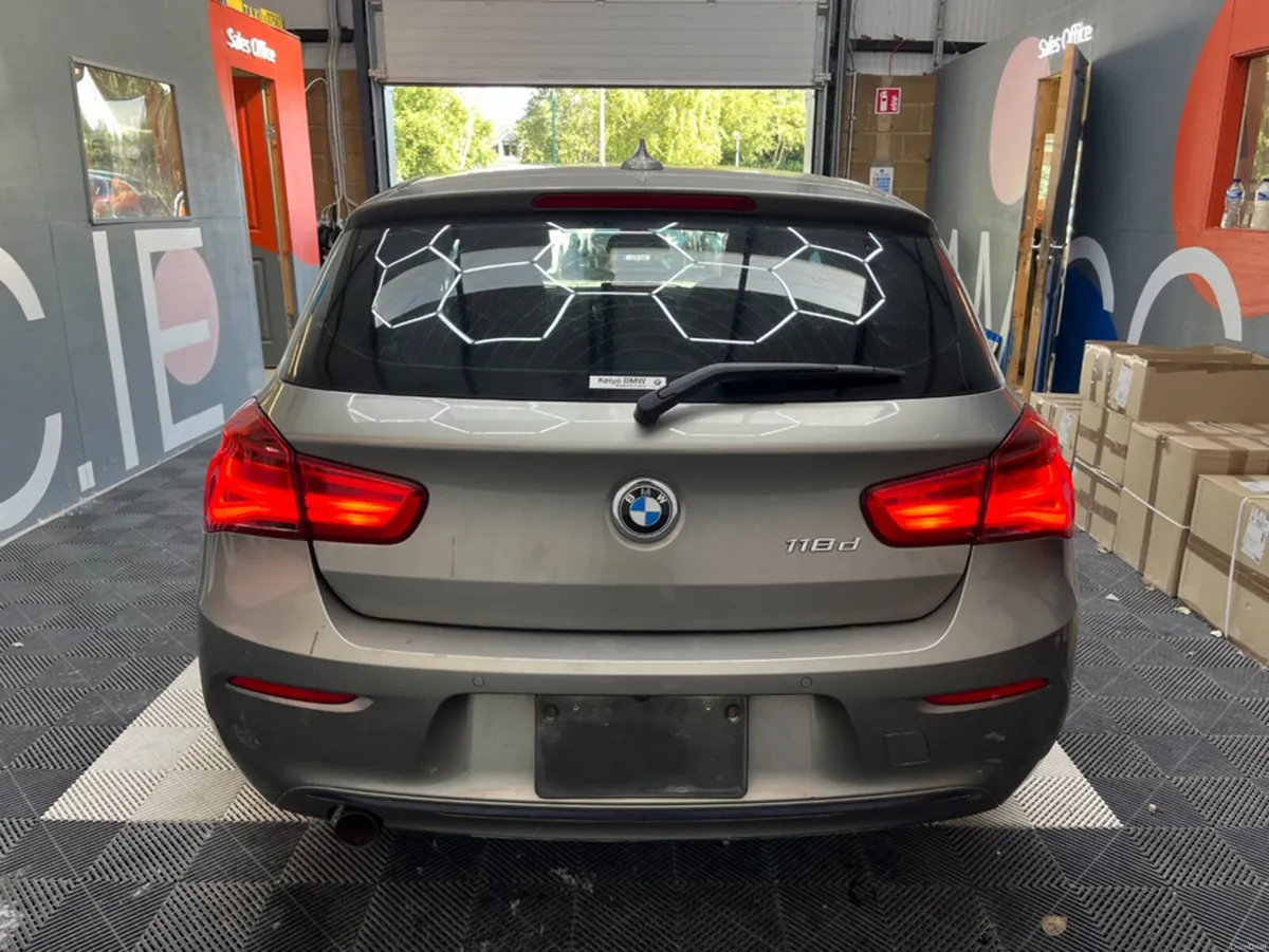 BMW 1-Series 2016 BMW 118D SPORTS 2.0 AUTOMATIC / - Image 3