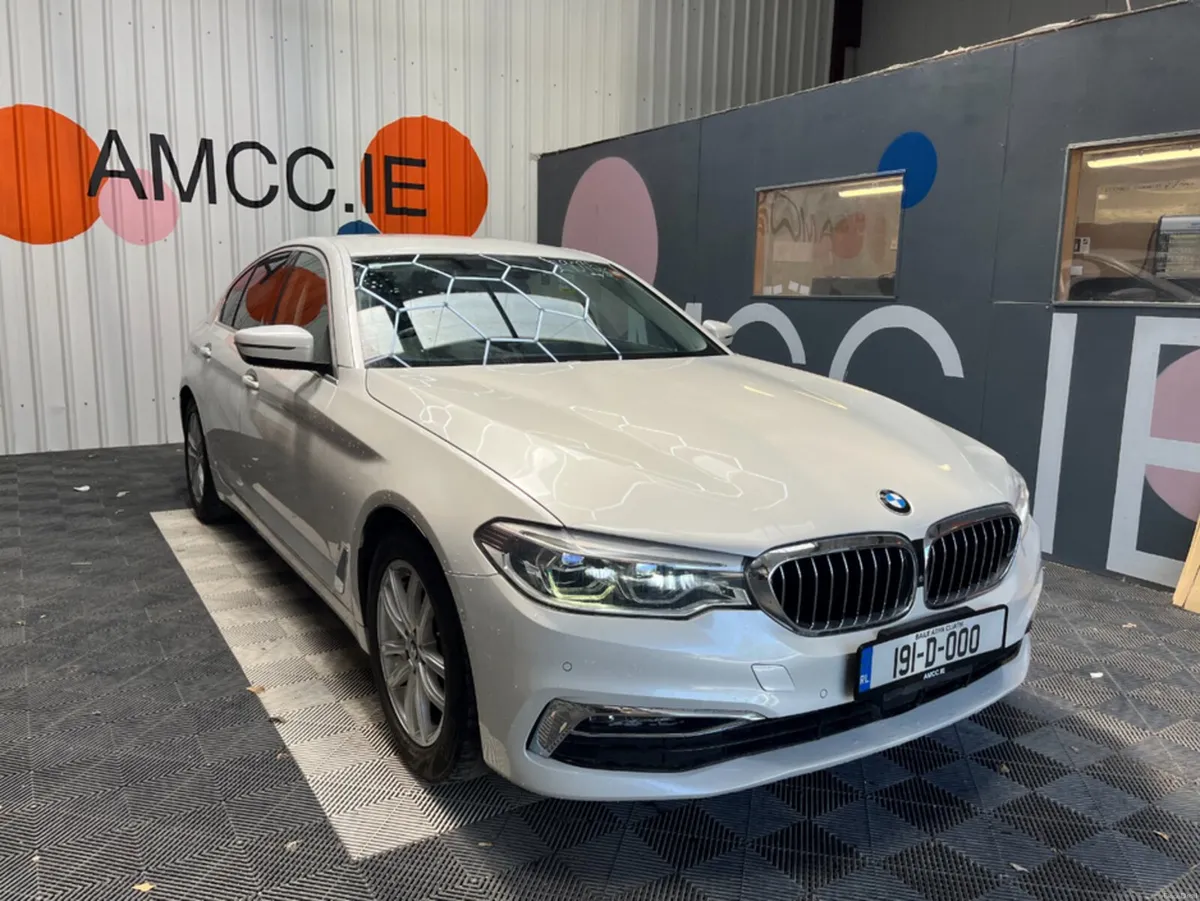 BMW 5-Series 2019 BMW 523D LUXURY 2.0 AUTOMATIC / - Image 1