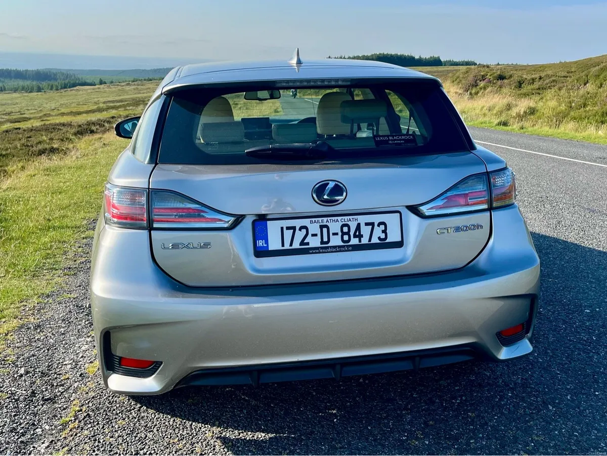 Lexus CT200h - Image 4
