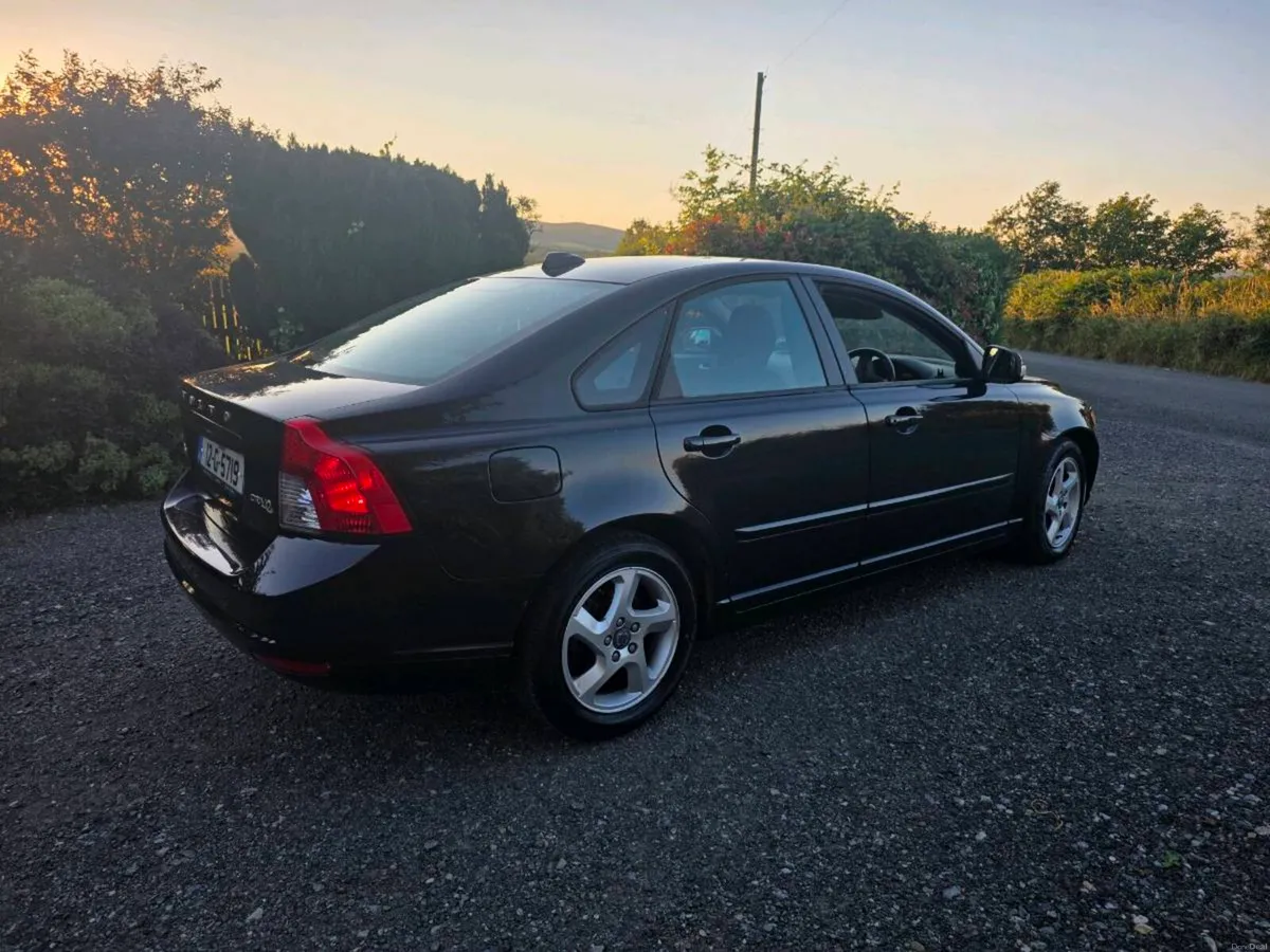 VOLVO S40 1.6 TURBO DIESEL - Image 2