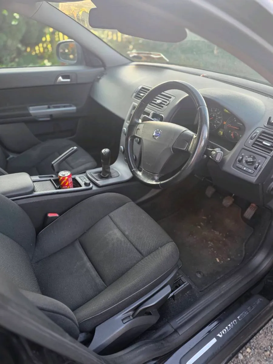 VOLVO S40 1.6 TURBO DIESEL - Image 6
