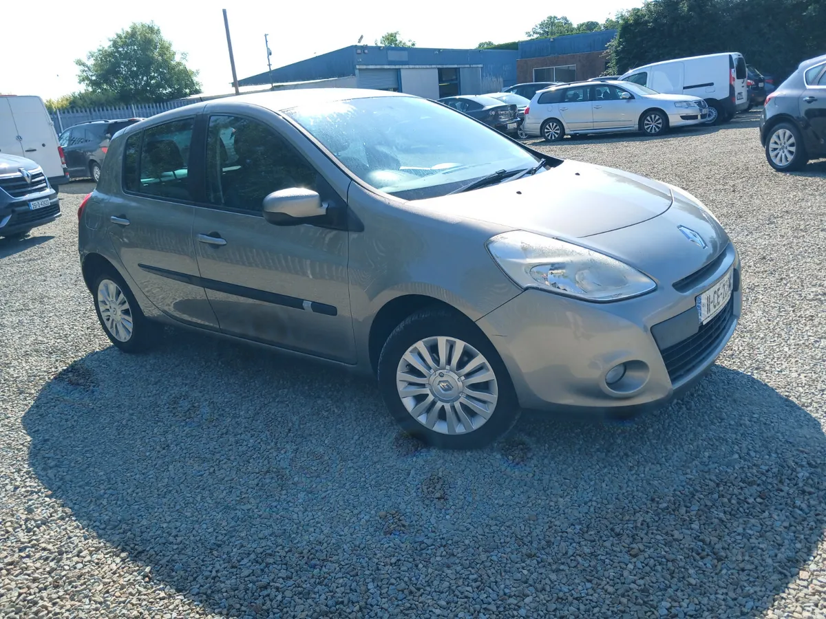 Renault Clio 2011 long tax and NCT - Image 3