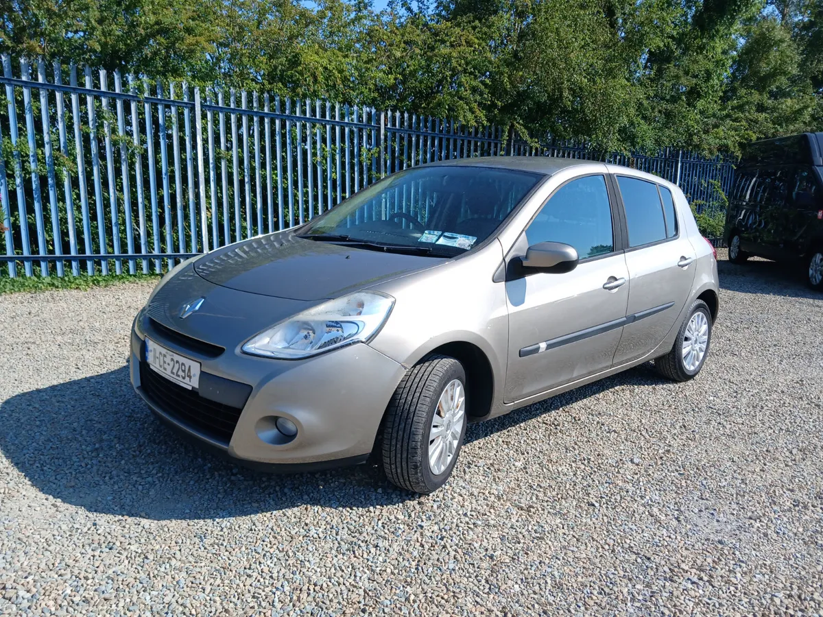 Renault Clio 2011 long tax and NCT - Image 1