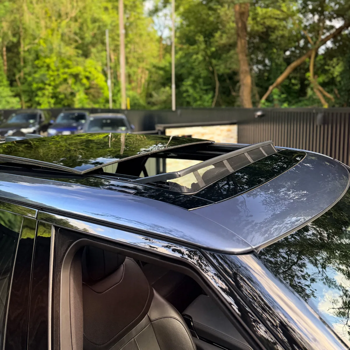 2023 (231) Range Rover Sport Dynamic SE 3.0 P440e - Image 3