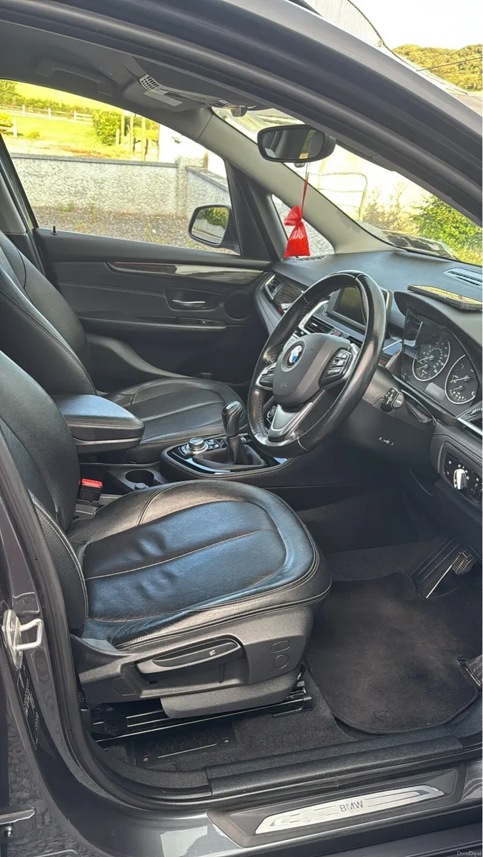 BMW 2-Series 2015 7 seats - Image 6