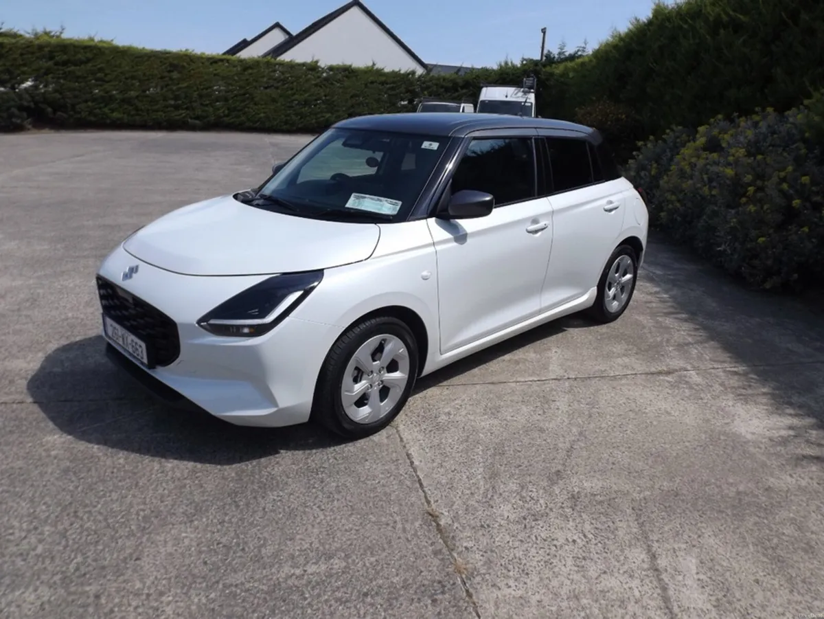 Suzuki Swift 1.2 HYBRID MOTION CVT 5DR - Image 1