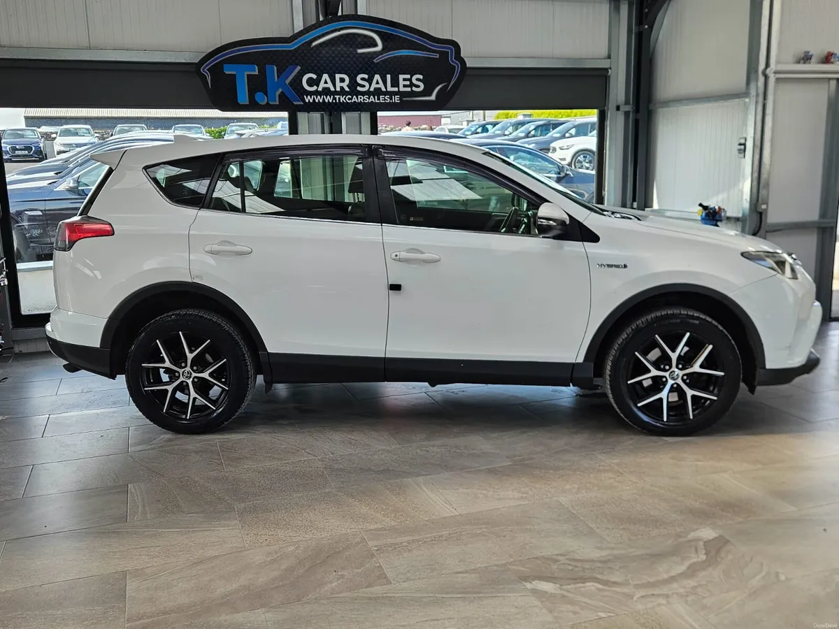 16 TOYOTA RAV4 HYBRID - Image 2