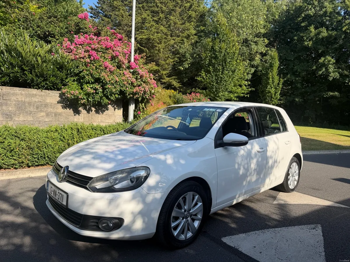 2012 Volkswagen Golf ,Auto , Low Kms - Image 3