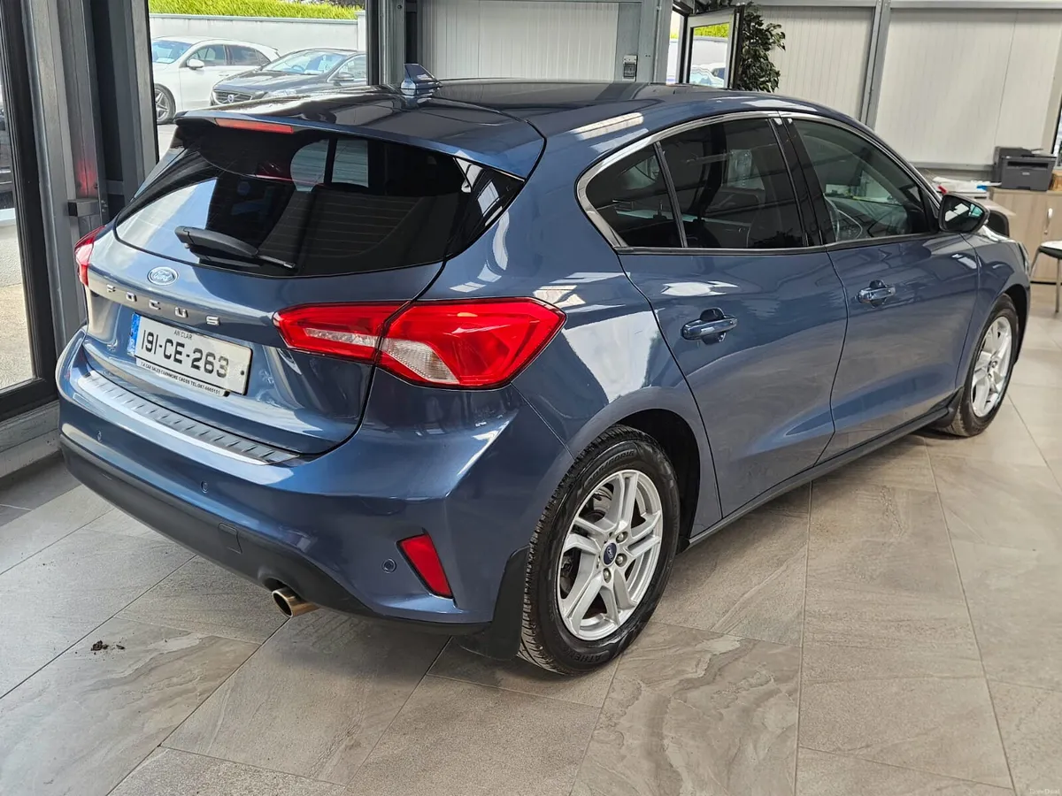 19 FORD FOCUS ZETEC PETROL - Image 3