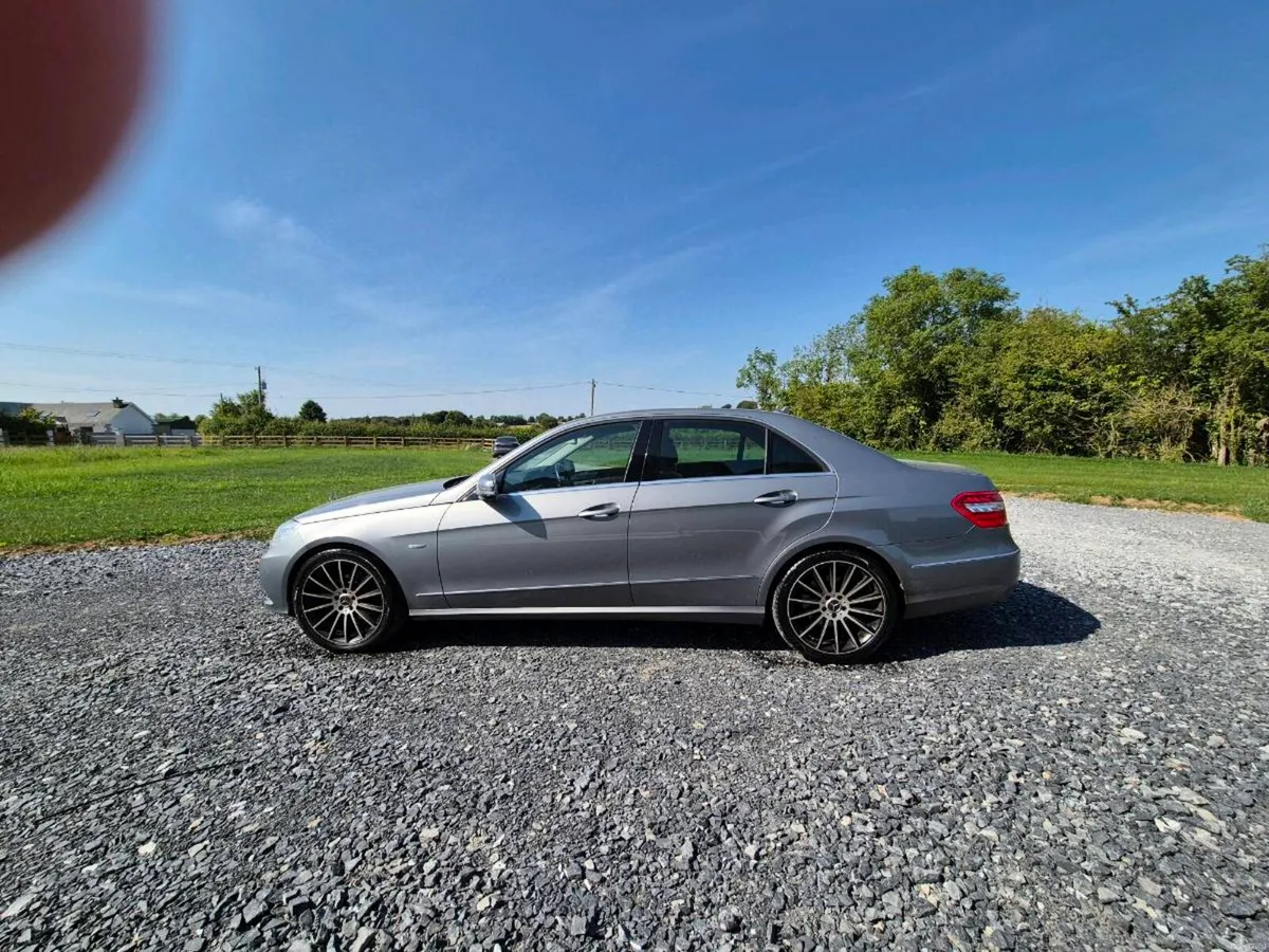 MERCEDES-E-CLASS AUTO  RARE EXECUTIVE MODEL220 CDI - Image 2