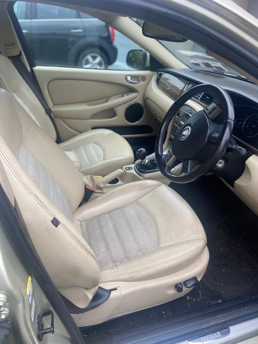 Jaguar X-Type 2009 - Image 2