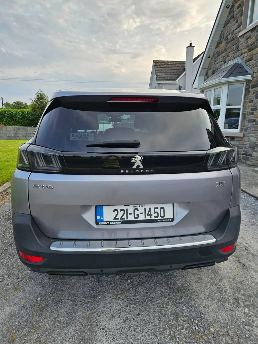 Peugeot 5008 2022 - Image 2