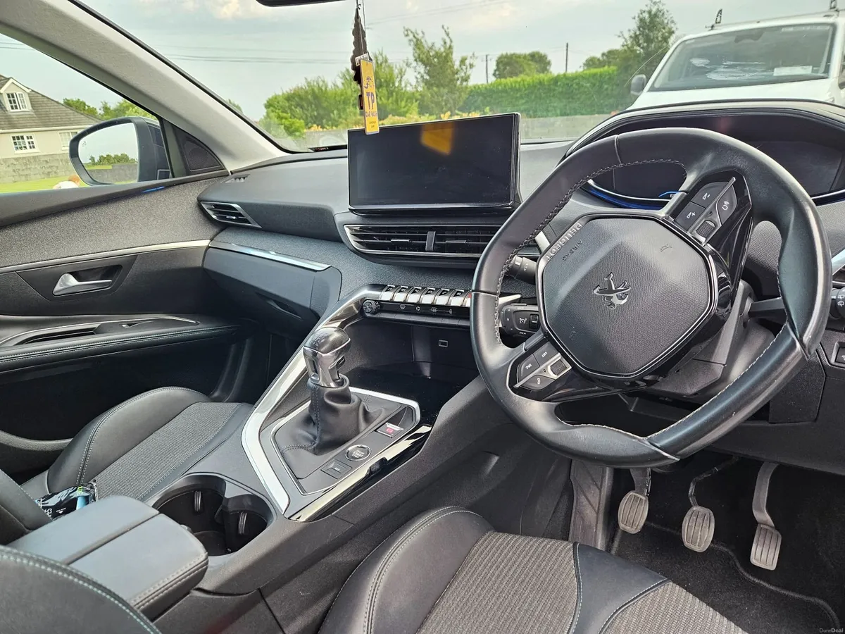 Peugeot 5008 2022 - Image 3