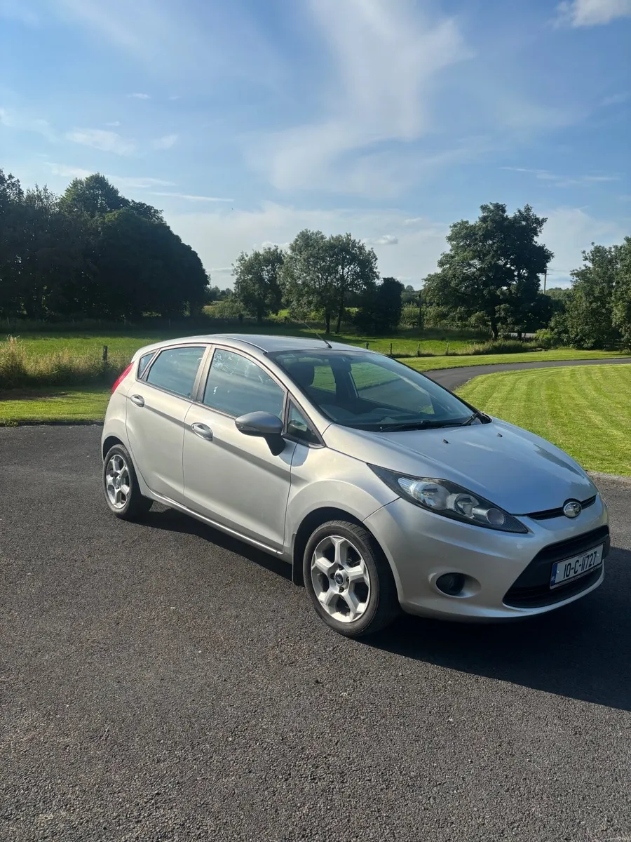 Ford Fiesta 2010 - Image 1