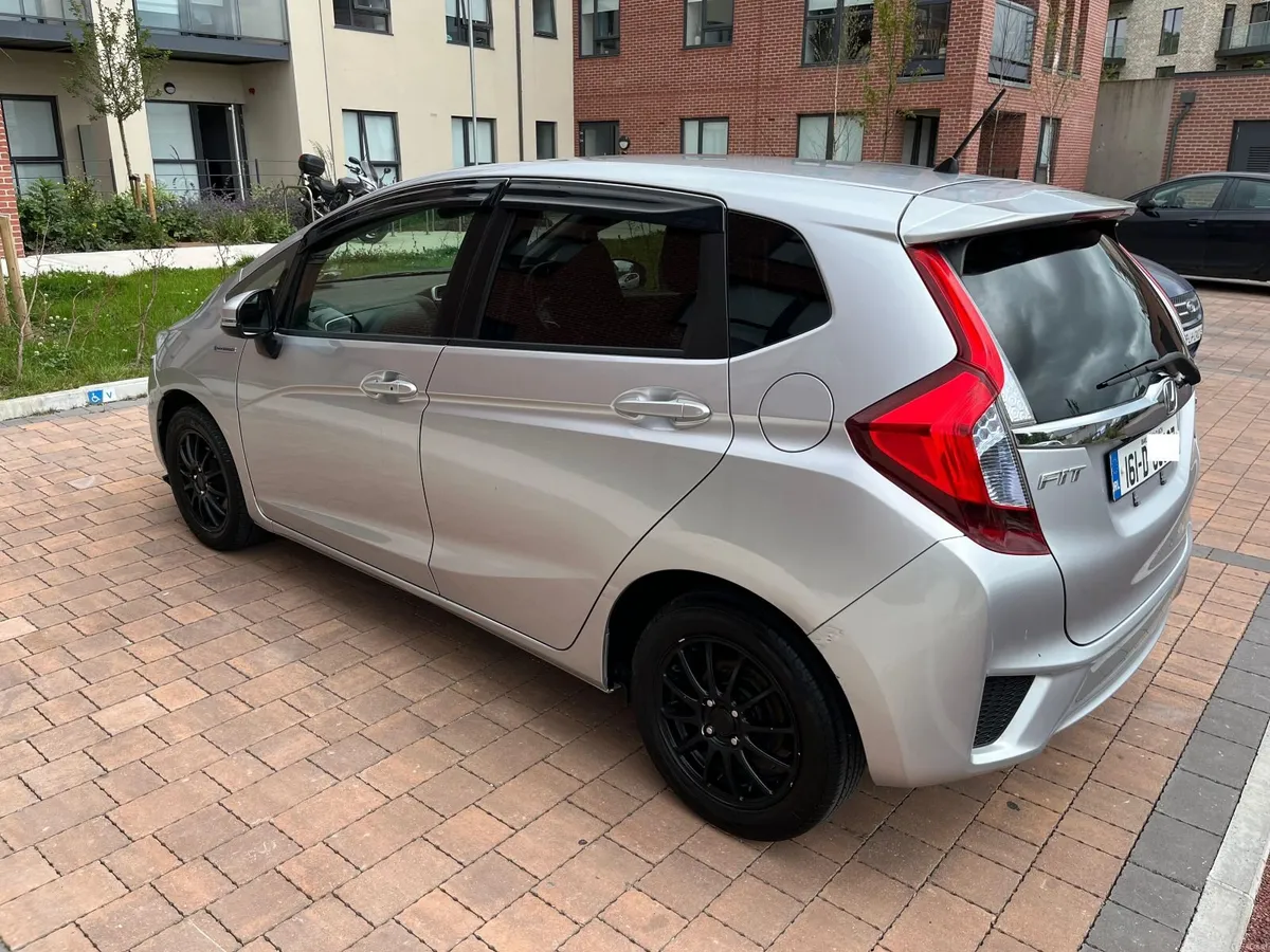 Low Milage Cheap Honda Fit 2016 - Image 4