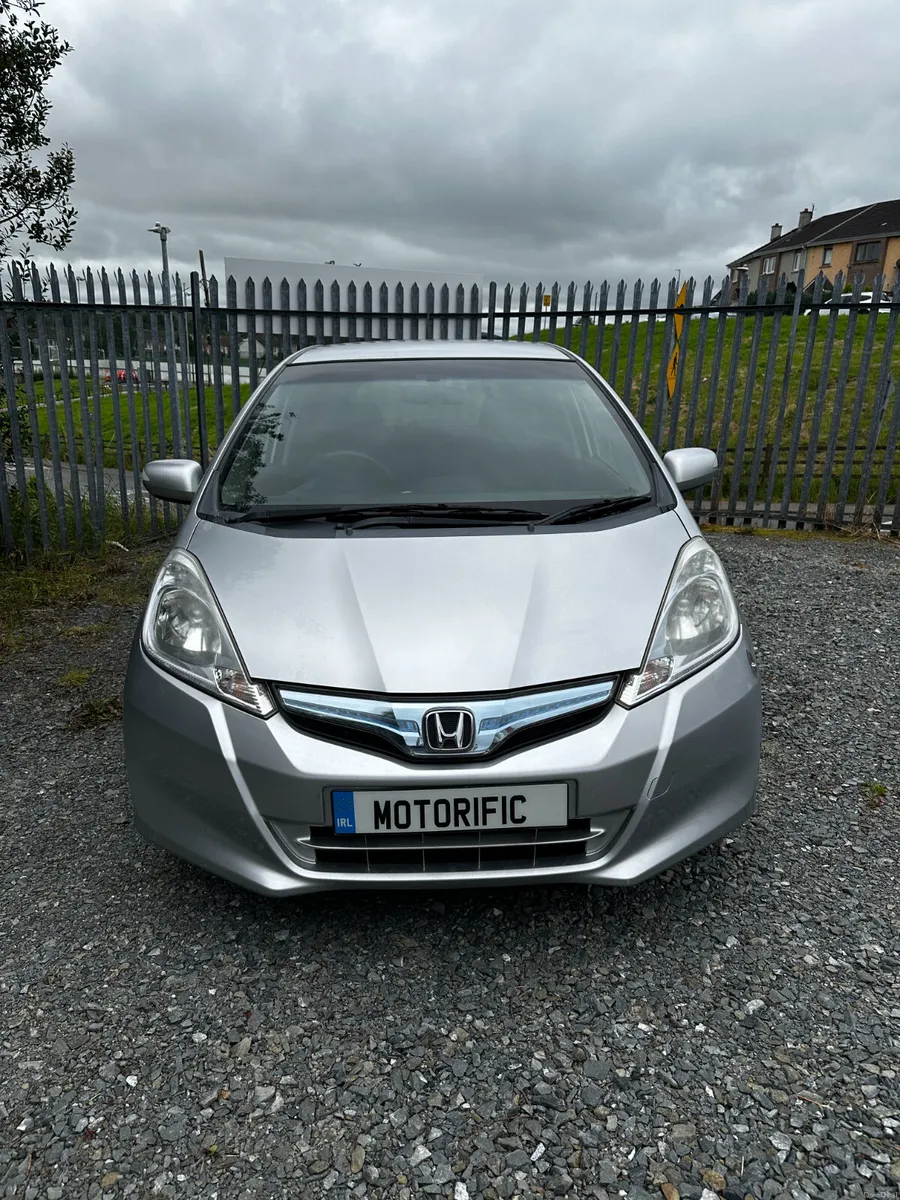Honda Fit 2013 | Auto | High spec | Rev camera - Image 4