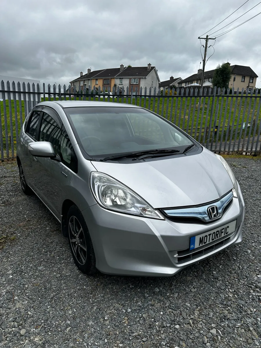 Honda Fit 2013 | Auto | High spec | Rev camera - Image 1