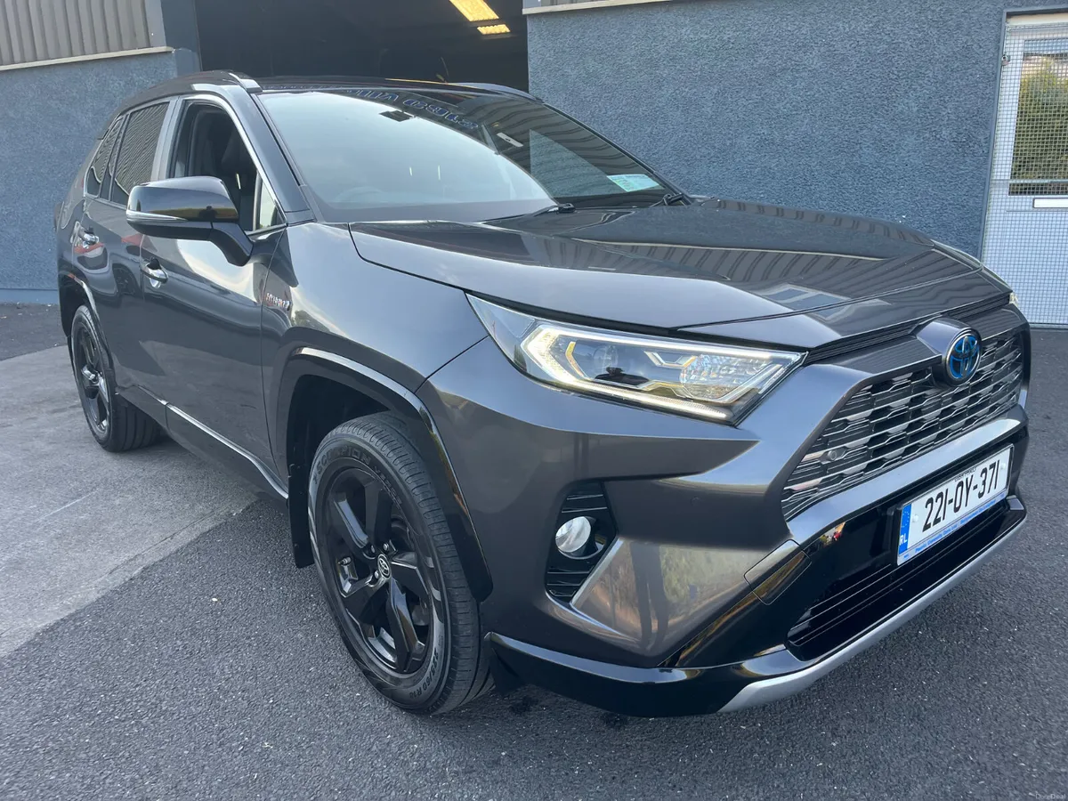 Toyota RAV4 2022**Black edition** - Image 2