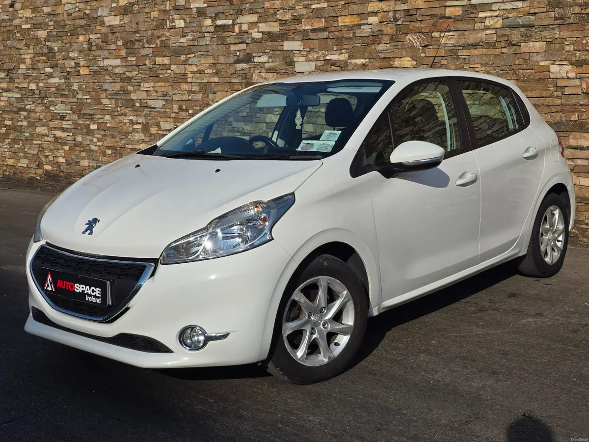 141 Peugeot 208 1.2 Petrol - Image 2