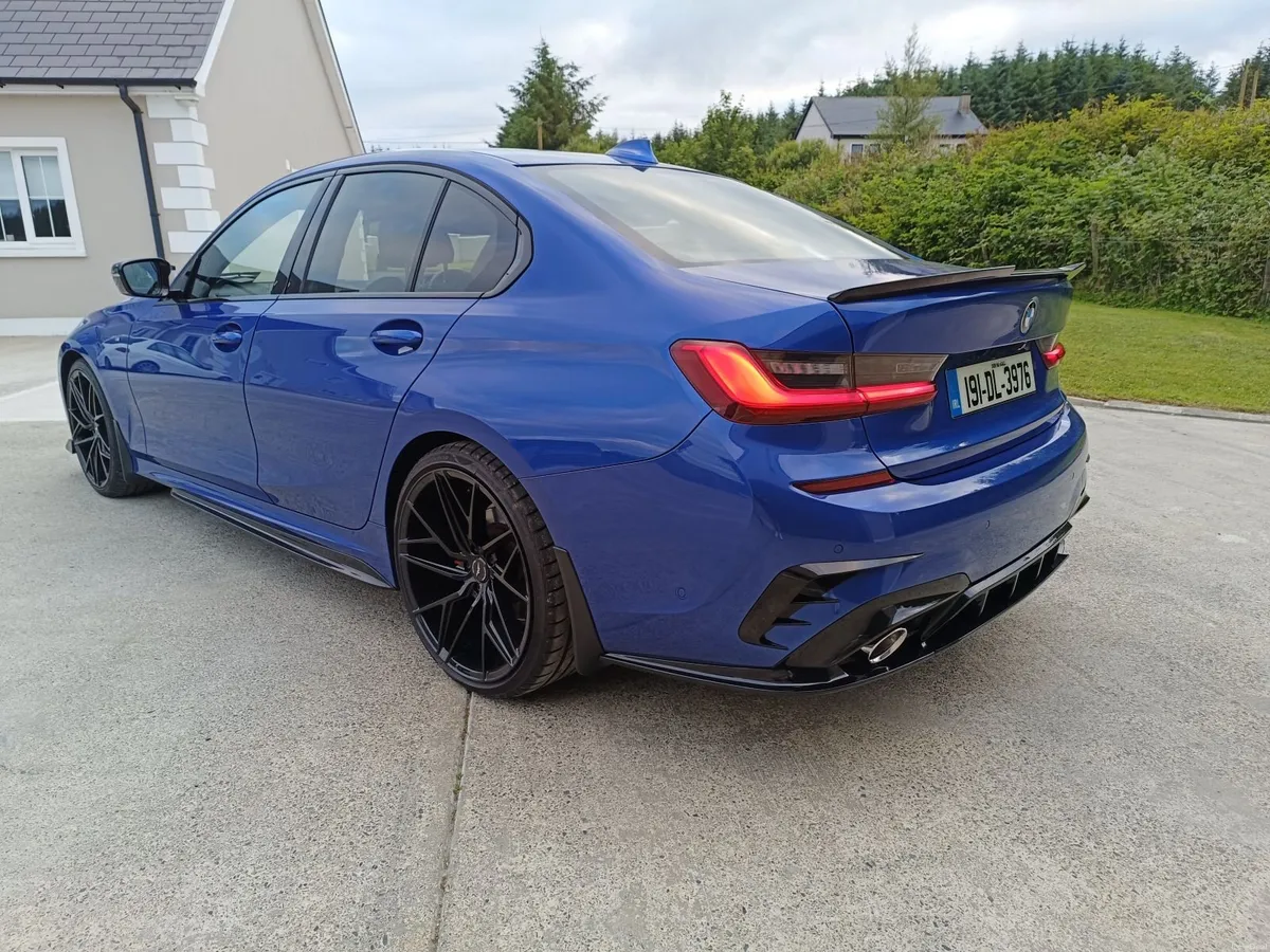 BMW 3-Series 2019 - Image 4