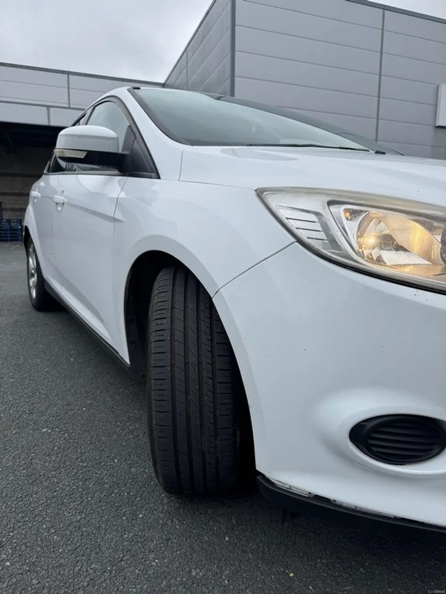 2011 Ford Focus - Image 2
