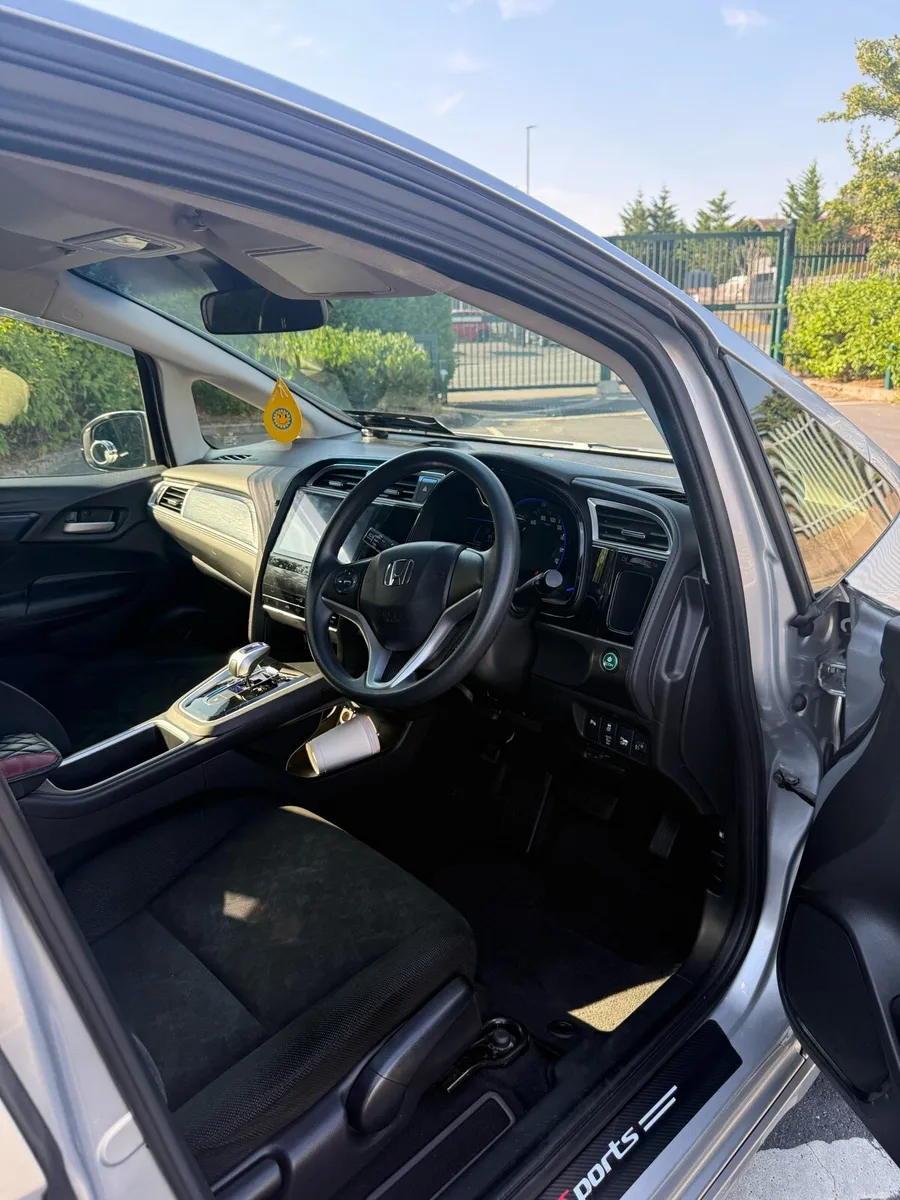 2016 Honda Shuttle Hybrid – NCT 03/28 – High Spec - Image 3