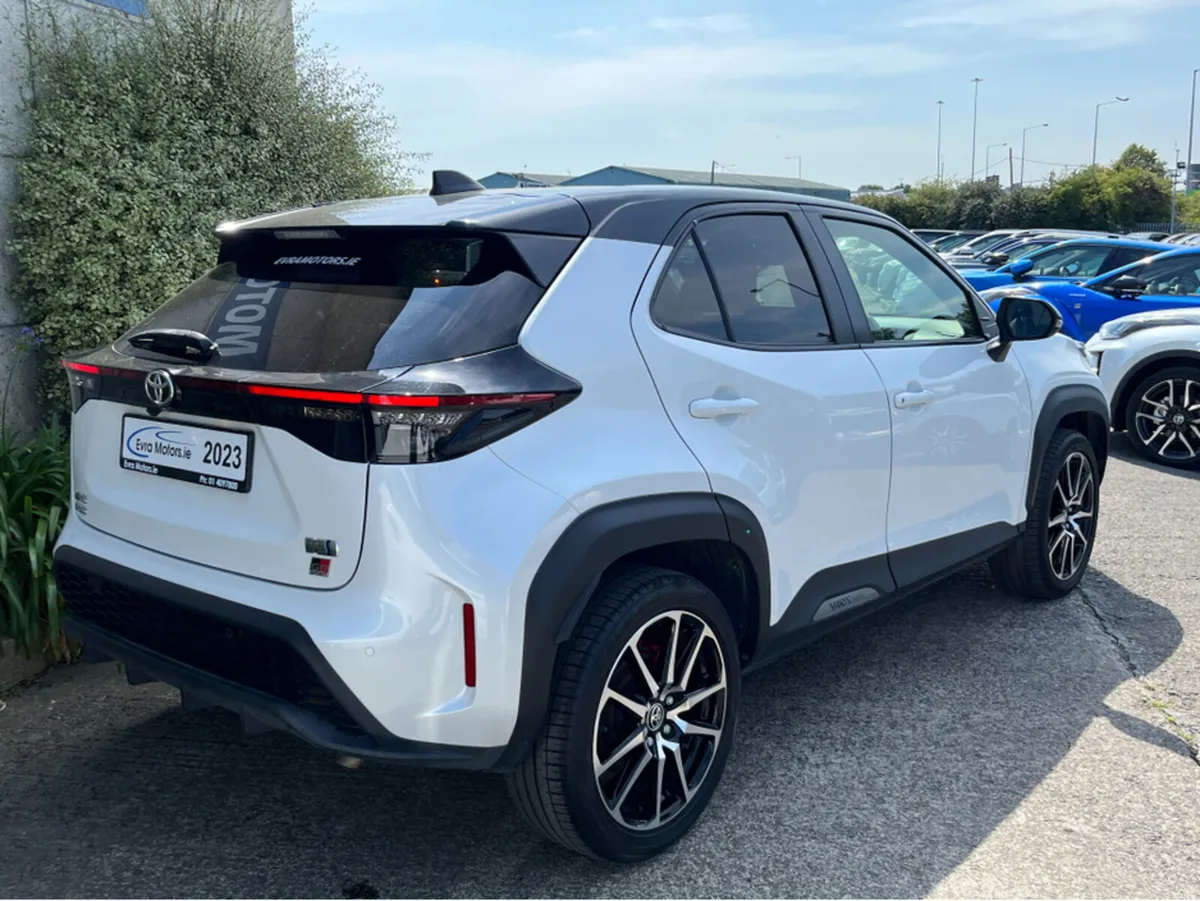 Toyota Yaris Cross GR SPORT AUTOMATIC HYBRID 1.5 P - Image 4
