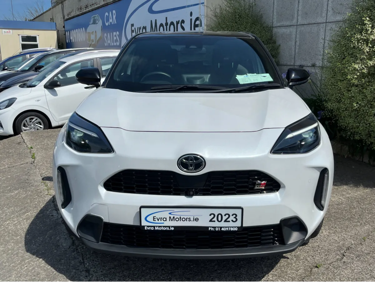 Toyota Yaris Cross GR SPORT AUTOMATIC HYBRID 1.5 P - Image 2