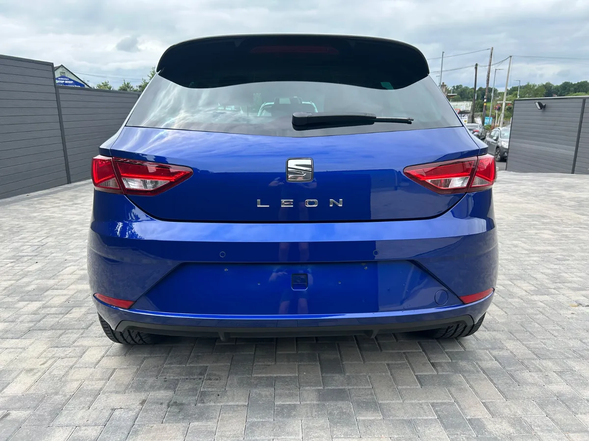 191 SEAT LEON 1.6 TDI SE DYNAMIC IN MYSTERY BLUE - Image 6