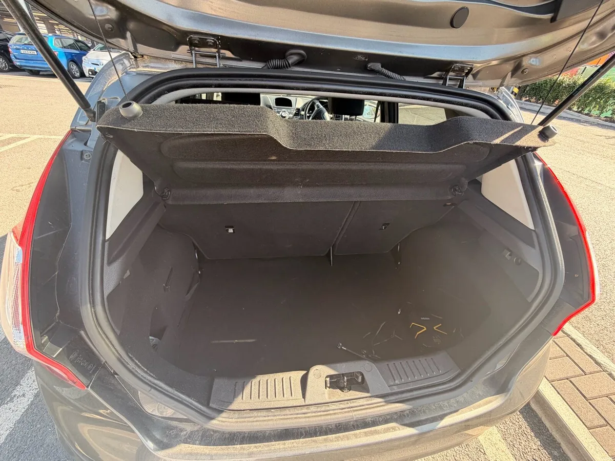 Ford Fiesta 1.0 Eco Boost Titanium - Image 4