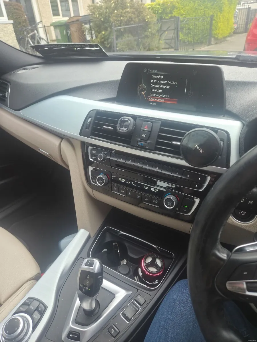 BMW 3-Series 2017 - Image 3