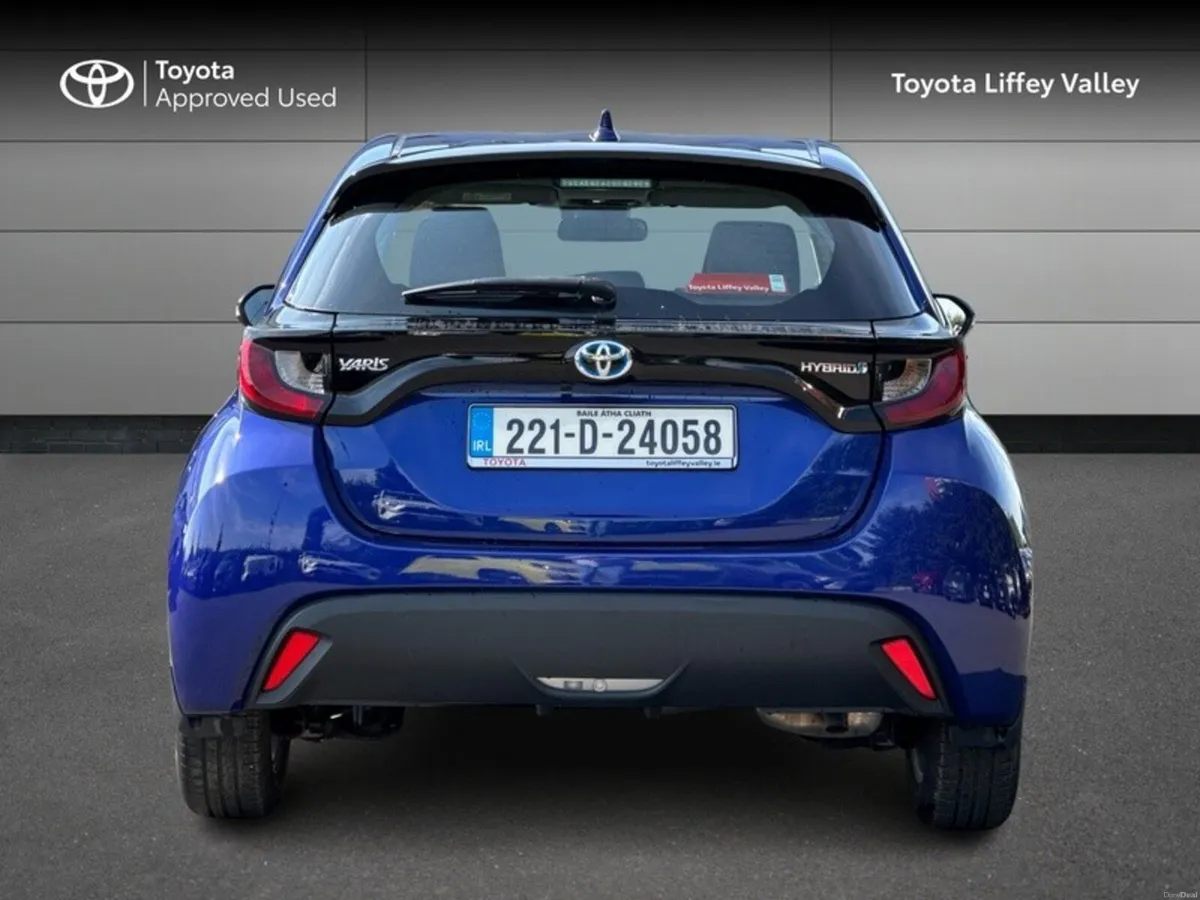 Toyota Yaris YARIS HYBRID LUNA AUTO - Image 4