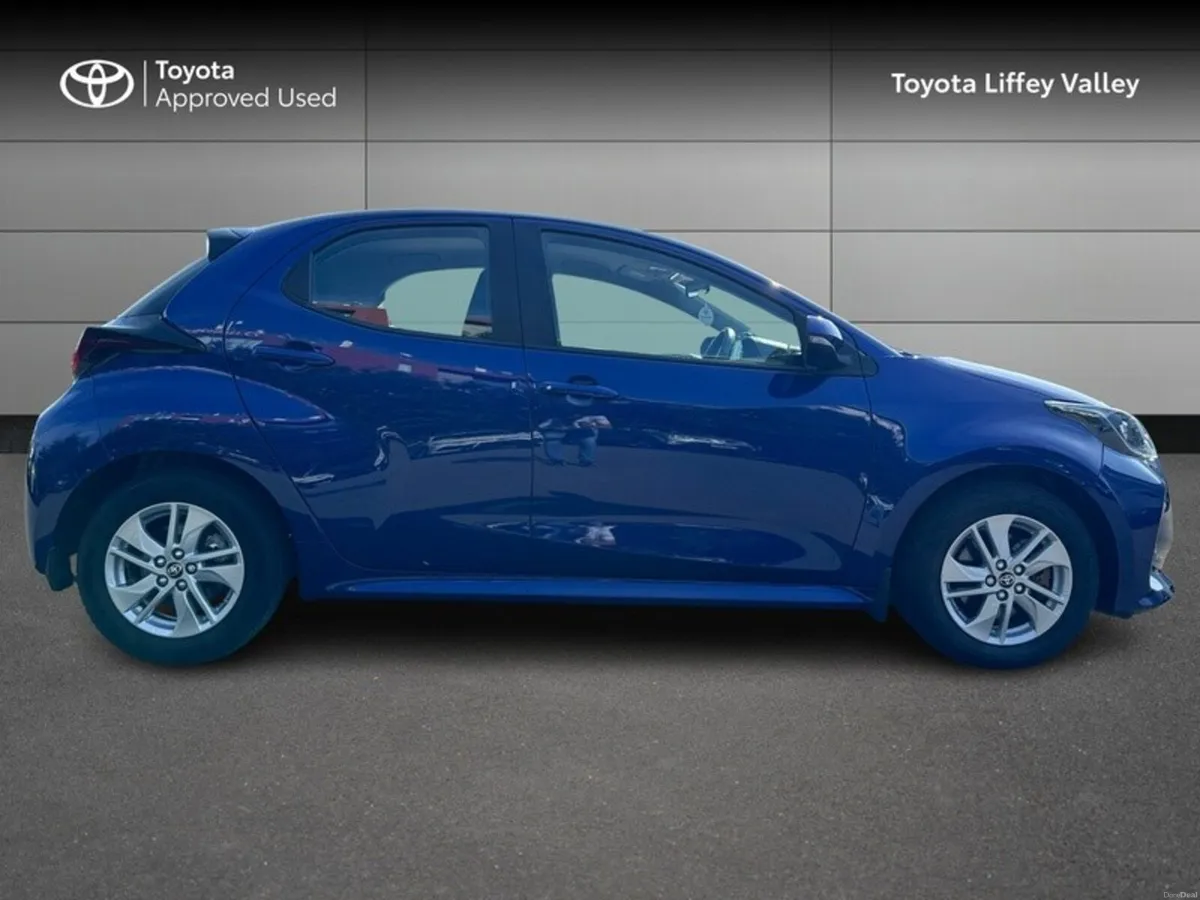 Toyota Yaris YARIS HYBRID LUNA AUTO - Image 3