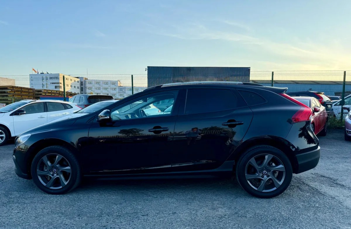 VOLVO V40 2016 2.0, DIESEL D4 CROSS COUNTRY - Image 5