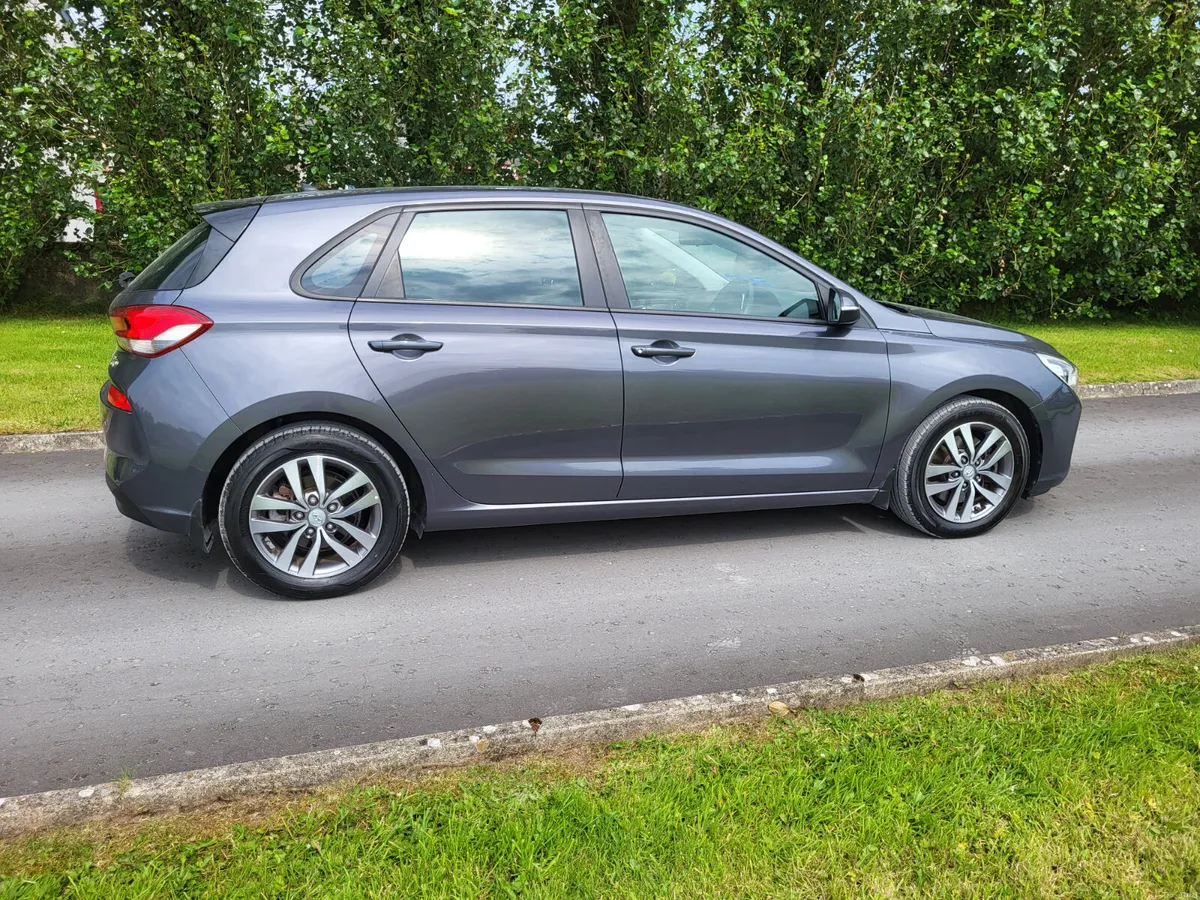 Hyundai i30  DIESEL 2018  MINT CONDITION - Image 2