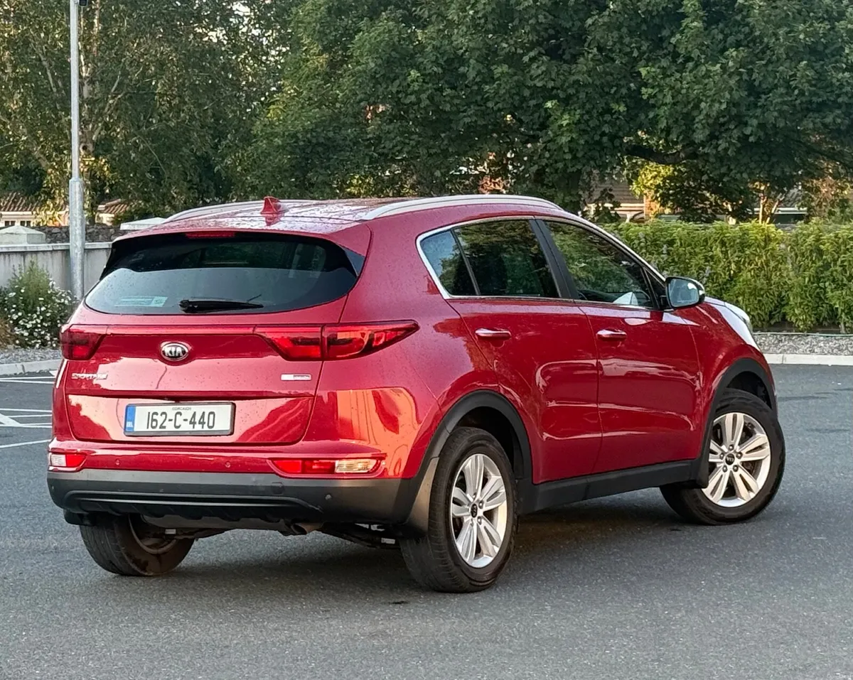 Kia Sportage 2016/immaculate - Image 2