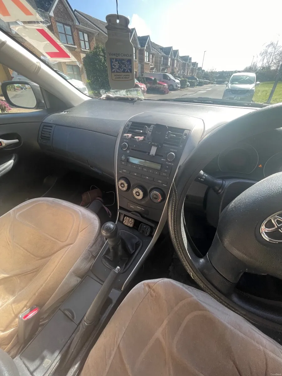Toyota Corolla 2007 - Image 2