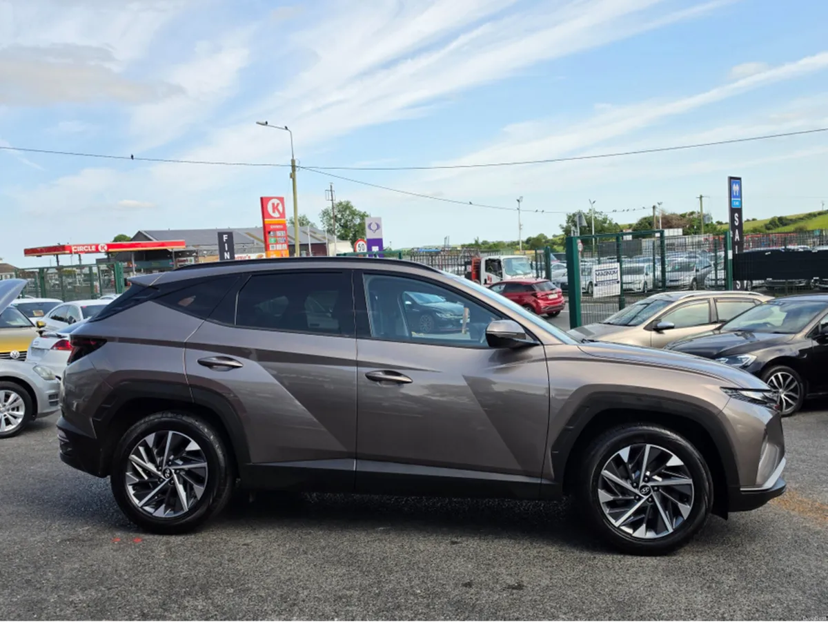 Hyundai Tucson EXECUTIVE 2WD SILKY BRONZE - Image 2