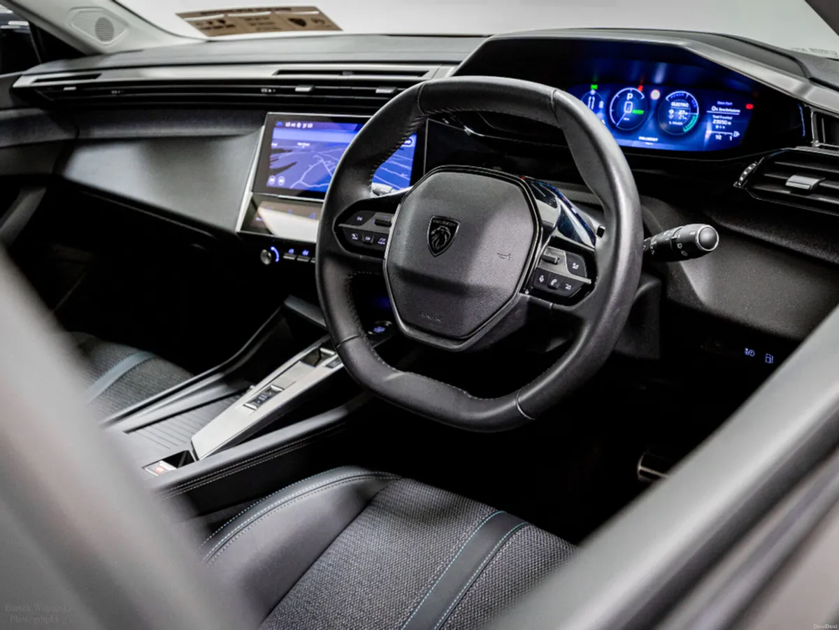 Peugeot 308 SW Allure Petrol Plug-in Hybrid Auto 1 - Image 2
