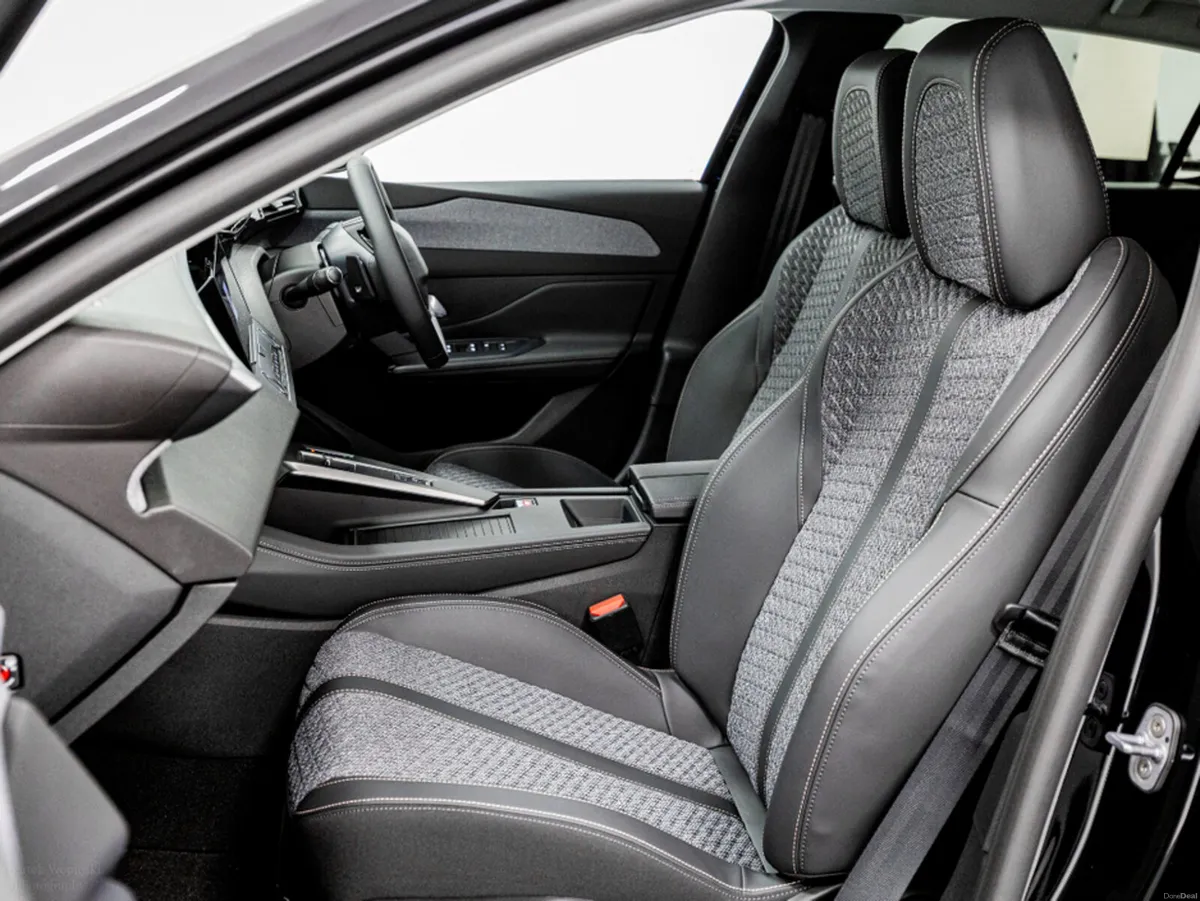 Peugeot 308 *DIESEL*1.5 Diesel AUTO 130HP - Image 6
