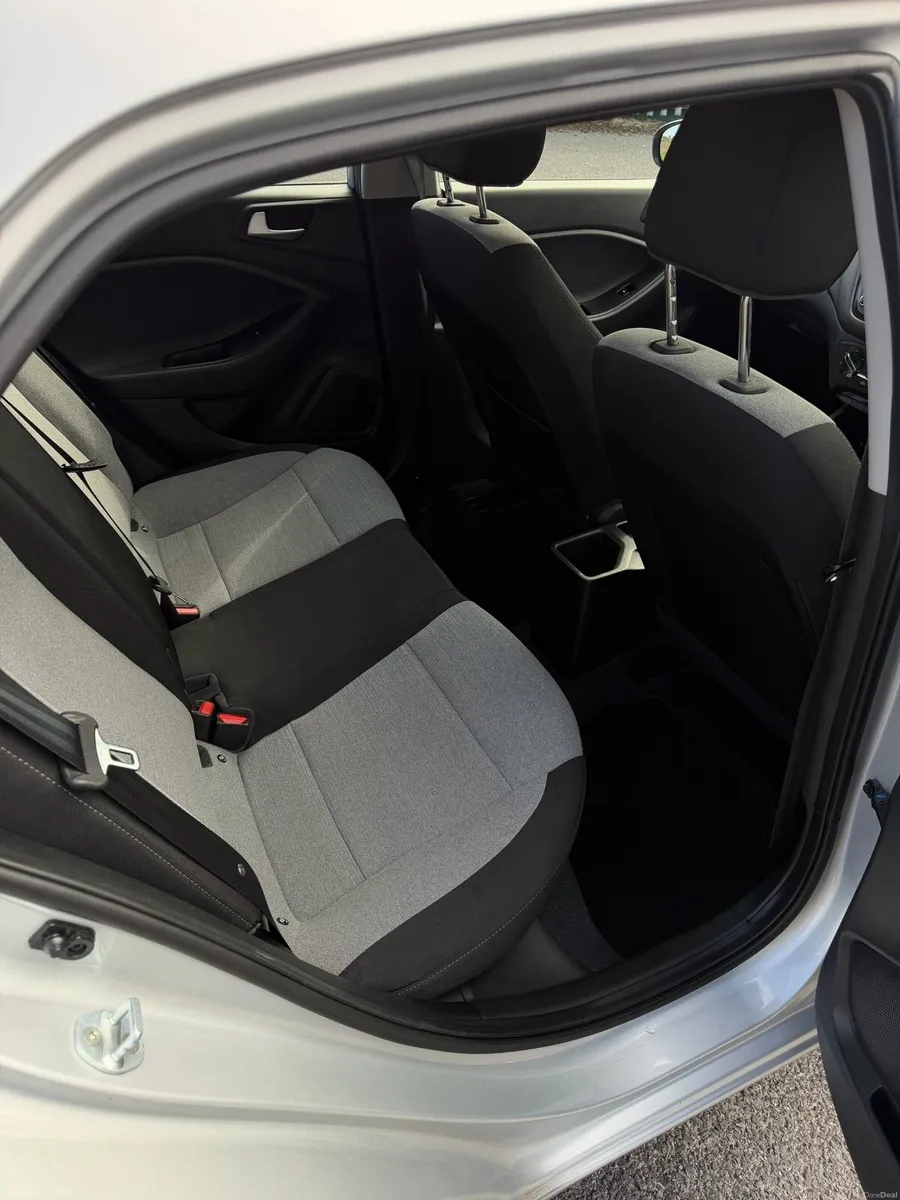 Car - Image 6
