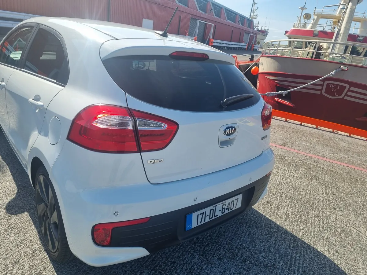 Car - Image 2