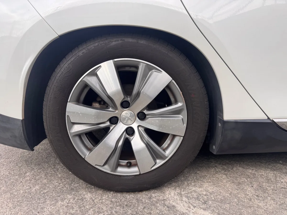 Peugeot 2008 2015 - Image 5