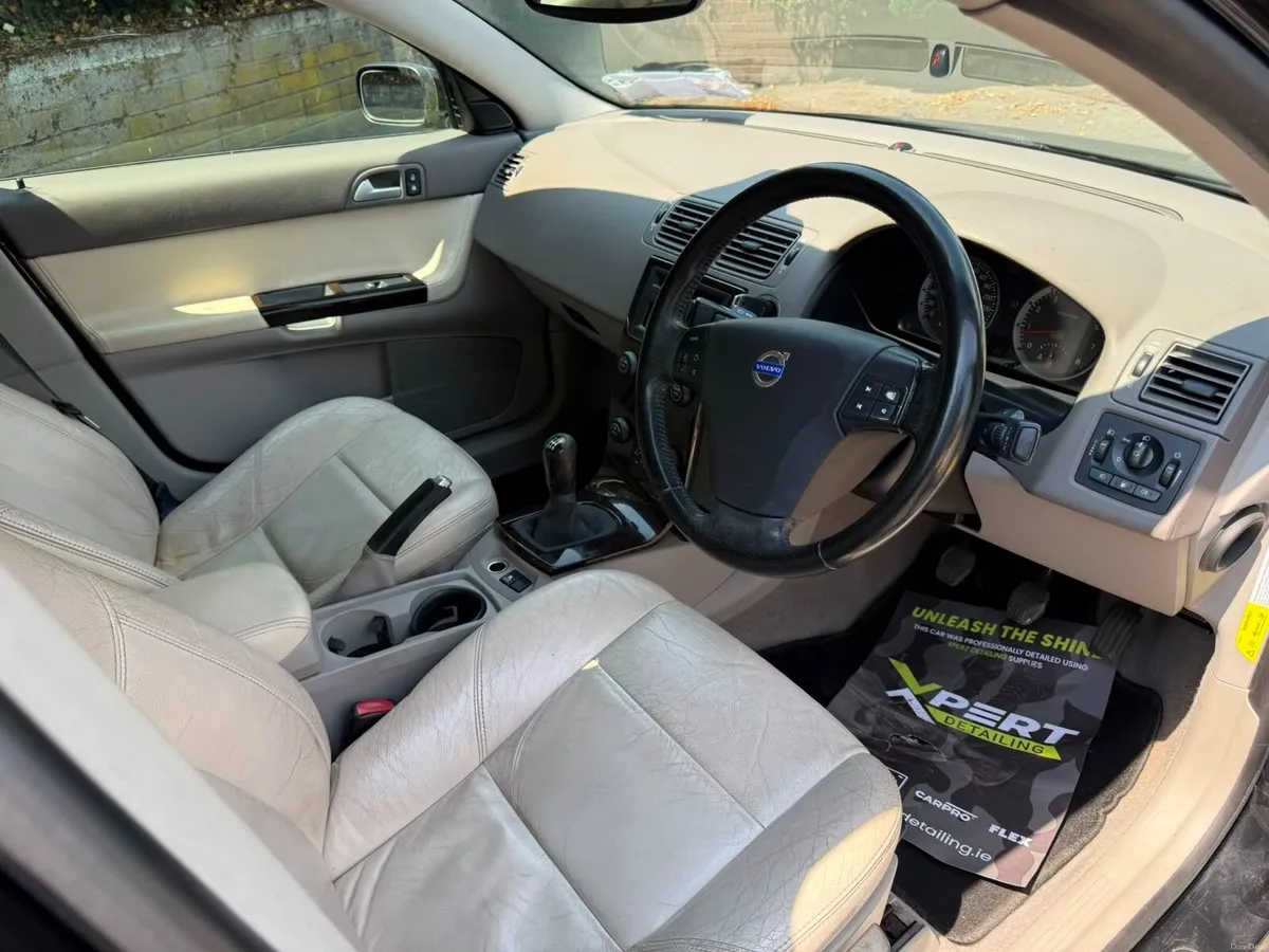 Volvo S40 - Image 2