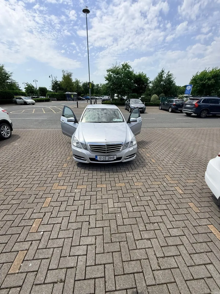 Mercedes-Benz E-Class 2012 - Image 5