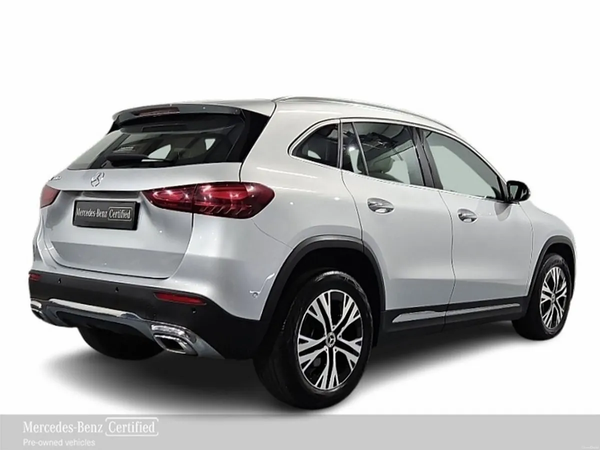 Mercedes-Benz GLA 180D (Facelift Model) Progressiv - Image 4